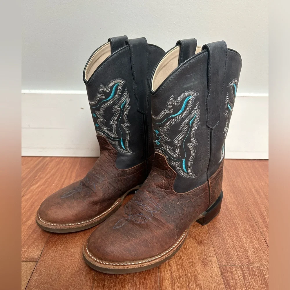 Old West Boys' Broad Round Toe Pull On Boots, BRC2015 Size 2.0-D
